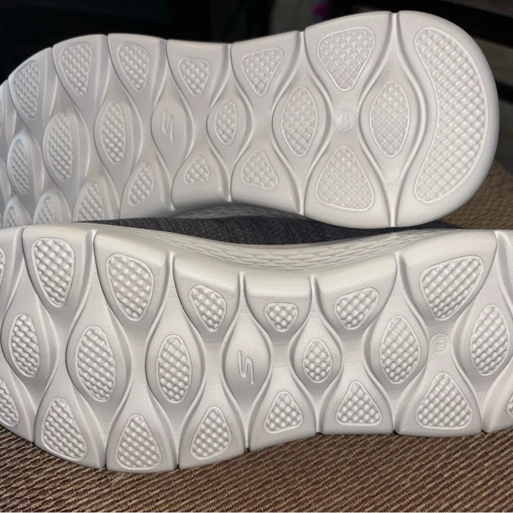 Men’s Sneakers - Picture 4 of 7